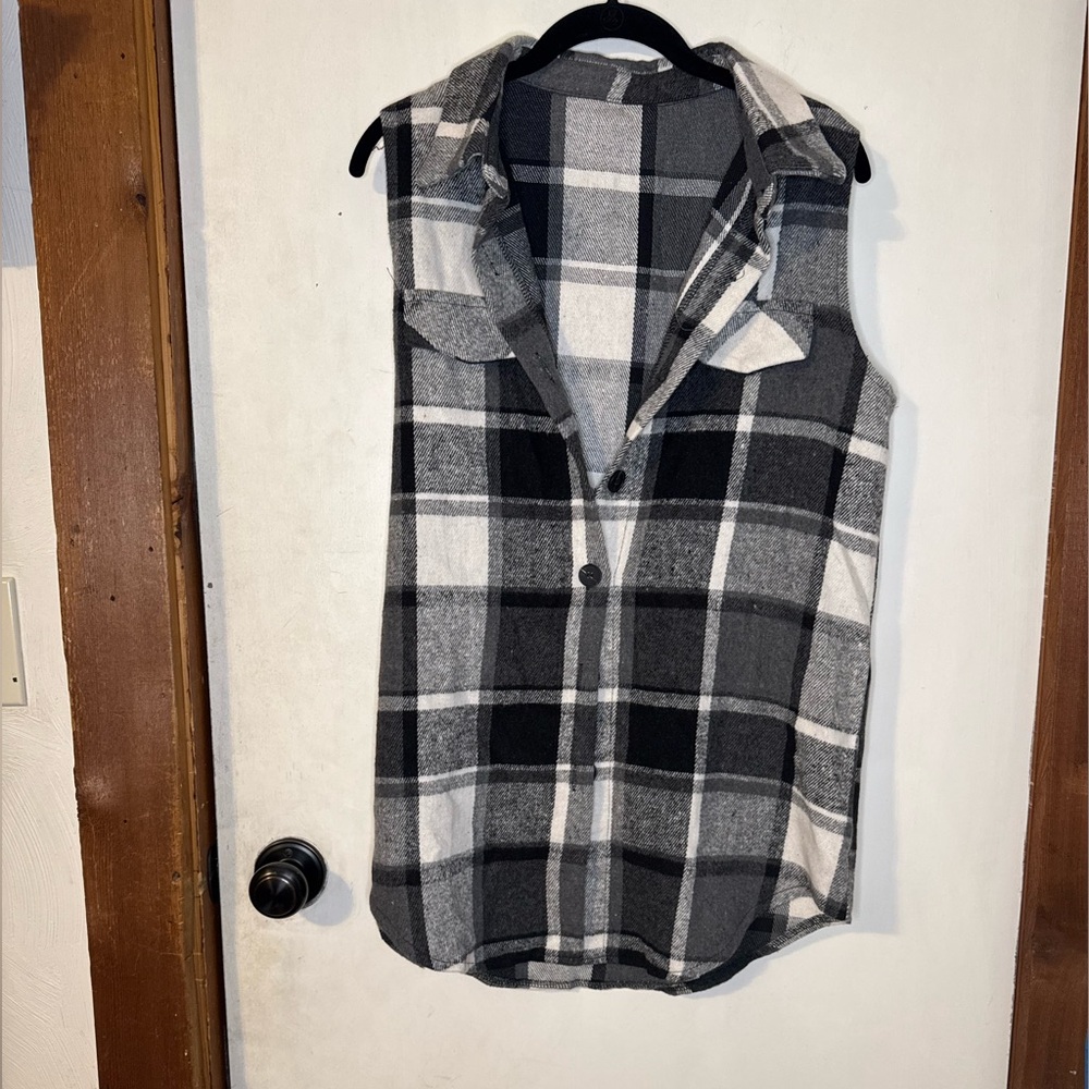 Plaid Sleeveless Flannel Button-Up Shirt